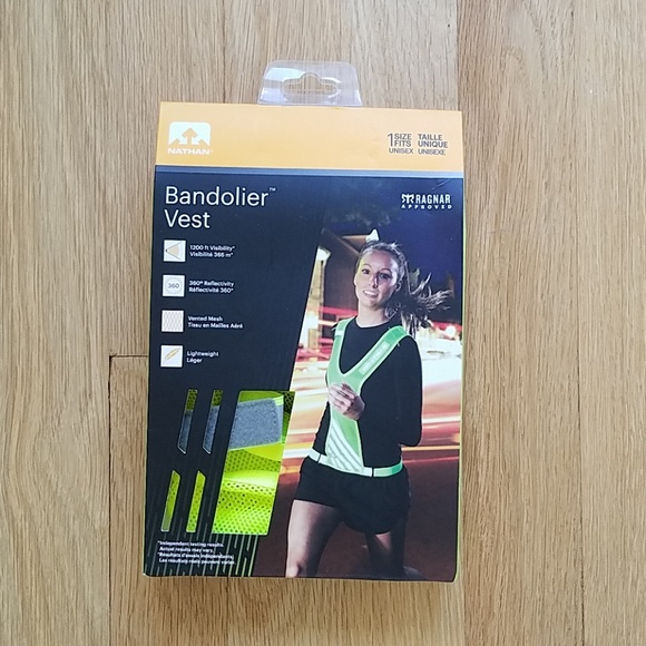 NEW Nathan Bandolier Reflective Running Vest - Picture 2 of 5